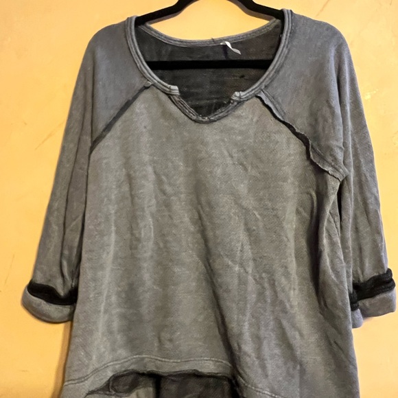 Free People S/P Oversized Raw Edge Sweatshirt Lace trim - Picture 6 of 12